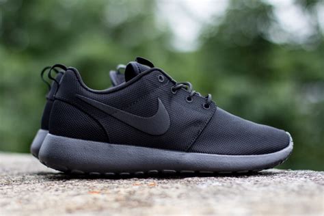 black Nike Roshe run cheap